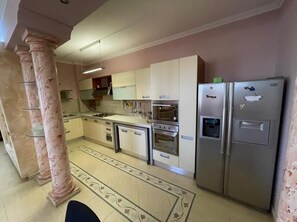 Fridge, microwave, oven, dishwasher