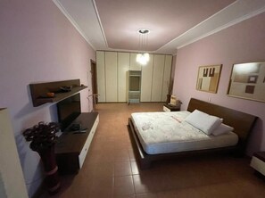 2 bedrooms, iron/ironing board, free WiFi, bed sheets - MAK Apartments (Tiranë)