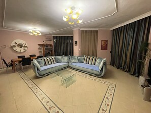 Smart TV - MAK Apartments (Tiranë)