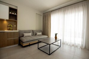 Deluxe Apartment | Living area