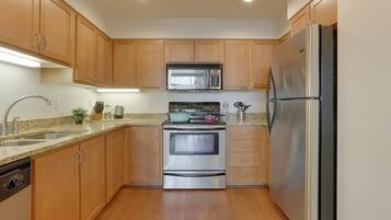 Coffee/tea maker, electric kettle