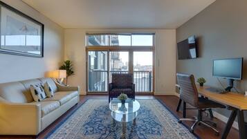 50-inch Smart TV with digital channels, TV, Netflix