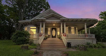 Spacious Victorian Home With Mountain Views And Lots Of Fun Extras!! by RedAwning