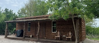 Sunflower Cabin - Peaceful Stay w/ Fire Pits & Kayaks