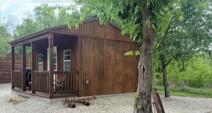 Meadowlark Cabin - Quiet Nature Escape w/ Creek & 150 Acres