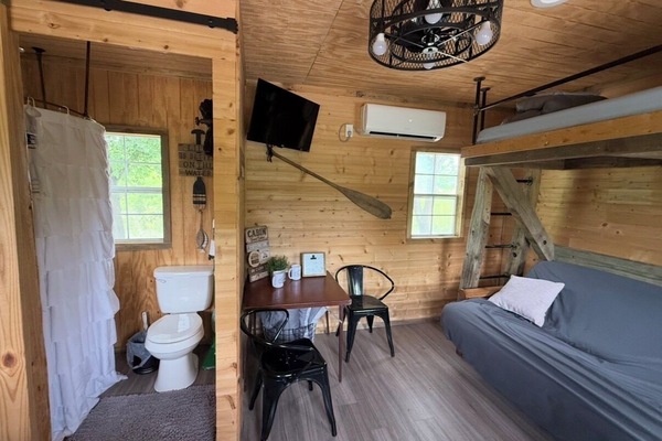 1 bedroom, bed sheets