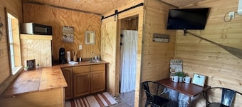 Meadowlark Cabin - Quiet Nature Escape w/ Creek & 150 Acres