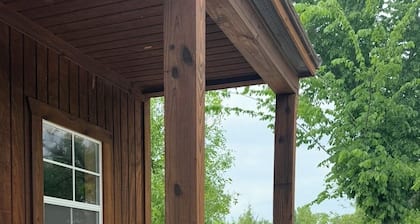 Meadowlark Cabin - Quiet Nature Escape w/ Creek & 150 Acres