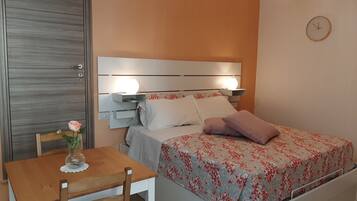 1 camera, Wi-Fi gratuito, lenzuola