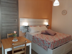 1 chambre, Wi-Fi gratuit, draps fournis