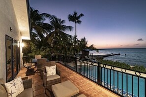 Property grounds - "Casa Azul Villa" - Beautiful Spacious Home with Private Pool, Dock, kayaks (Marathon)