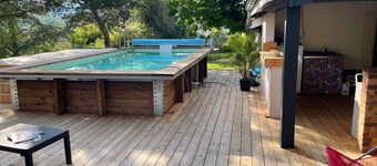 Chambre Avec AccÚs Indépendant Dans Villa Avec Piscine