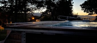 Chambre Avec Accès Indépendant Dans Villa Avec Piscine