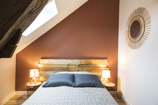 2 chambres, fer et planche à repasser, lit parapluie, Wi-Fi gratuit