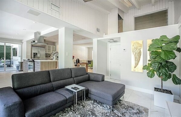 Interior - Modern Villa with Pool, near shopping and beach (North Miami)