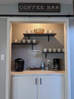 Interior - 5 bedroom lakefront, hot tub, fire pit, movie room (Hot Springs)