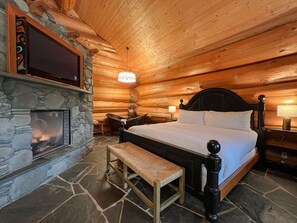 1 bedroom, free WiFi, bed sheets - Copper Cabin- Hot Tub, Luxury, Romantic (Ucluelet)