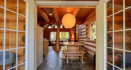 Willowbrae Chalet-Sophisticated Forest-Hot Tub