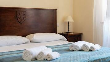 2 bedrooms, iron/ironing board, travel cot, free WiFi