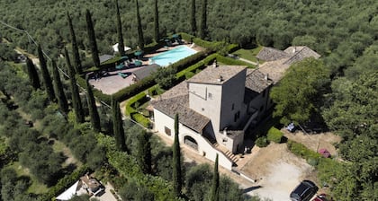 SANTA CROCE - TORRE: Three-room apartment in farmhouse with pool, Marmore Falls