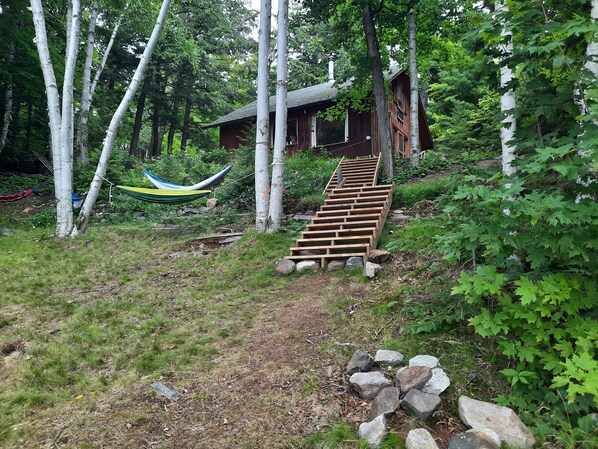 Exterior - Cottage with 40' Dock! Beautiful lake with excellent fishing. (Port loring)