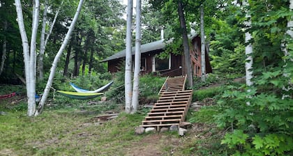 Cottage with 40' Dock! Beautiful lake with excellent fishing.