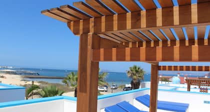 Privilege Bay- Villa Delhi-sea view and natural park view. Beach front location.