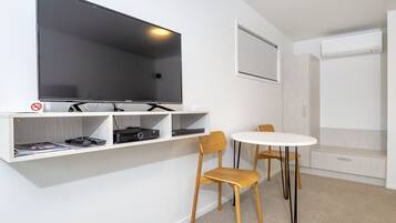 Suite monolocale, accessibile ai disabili | Tende oscuranti, ferro/asse da stiro, Wi-Fi gratuito, lenzuola