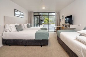 家庭开间套房, 无障碍 | 遮光窗帘、熨斗/熨衣板、免费 WiFi、床单