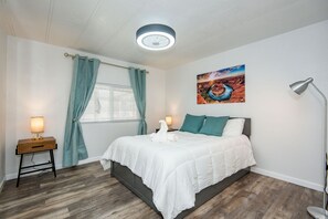 4 bedrooms, iron/ironing board, free WiFi, bed sheets - Casa Oasis Near the Colorado River (Bullhead City)