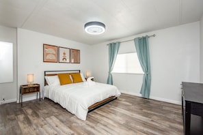 4 chambres, fer et planche à repasser, Wi-Fi gratuit, draps fournis