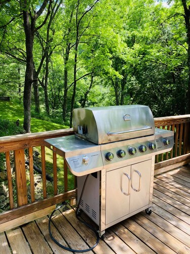 Pet-friendly, private, refuge. Monthly renters welcome. No extra fees.