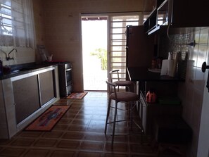 Fridge, microwave, oven, stovetop - Paradise on Earth (Aguas de São Pedro)