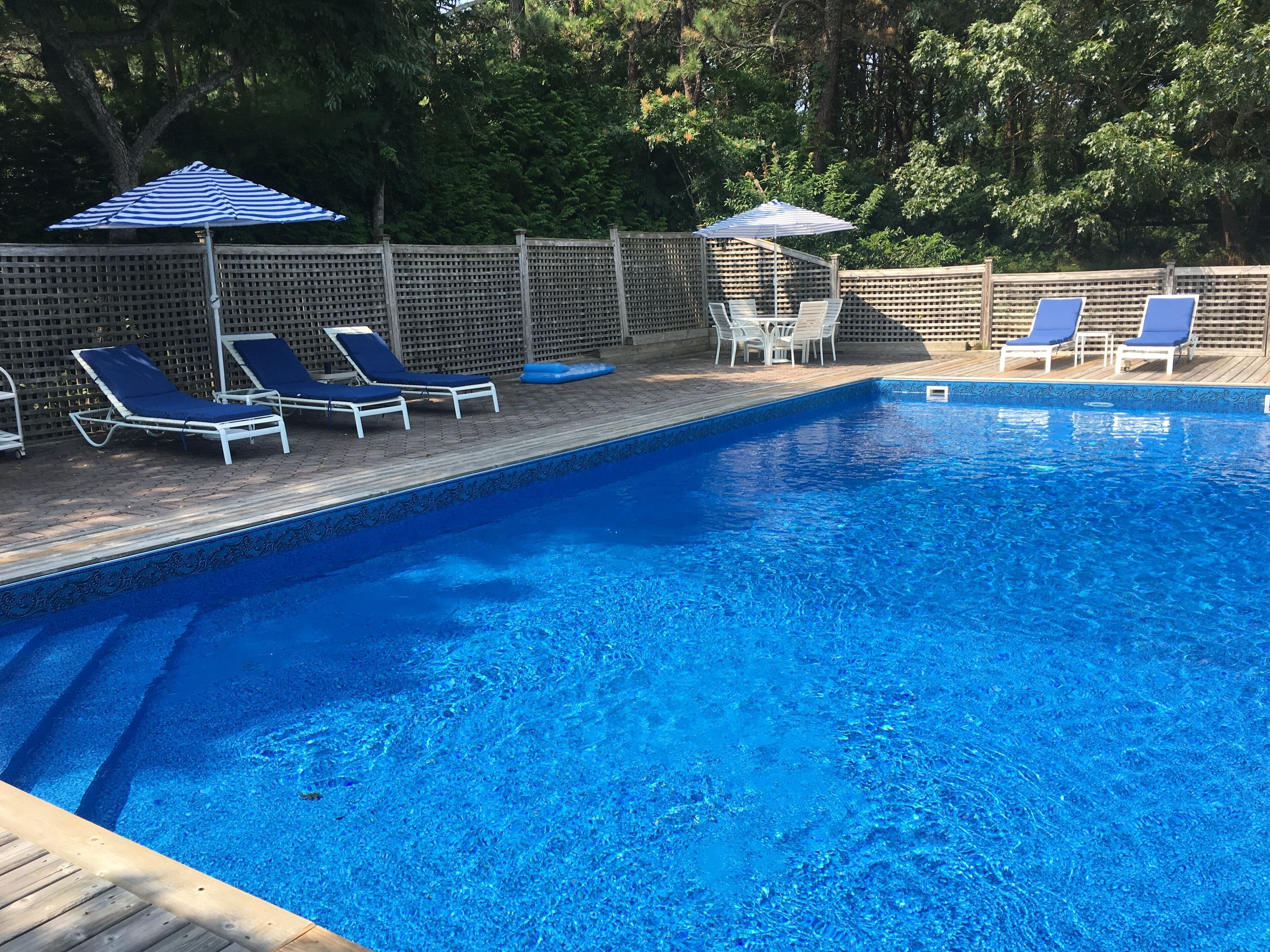 Southampton Getaway, 3 bed/2 bath, Hot Springs Salt Water Hot Tub, Pool