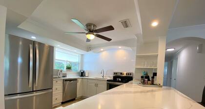 Cheerfull Villa.. Best Location in Naples!!! All you need in one home.