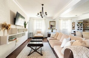 Smart TV, computer monitors