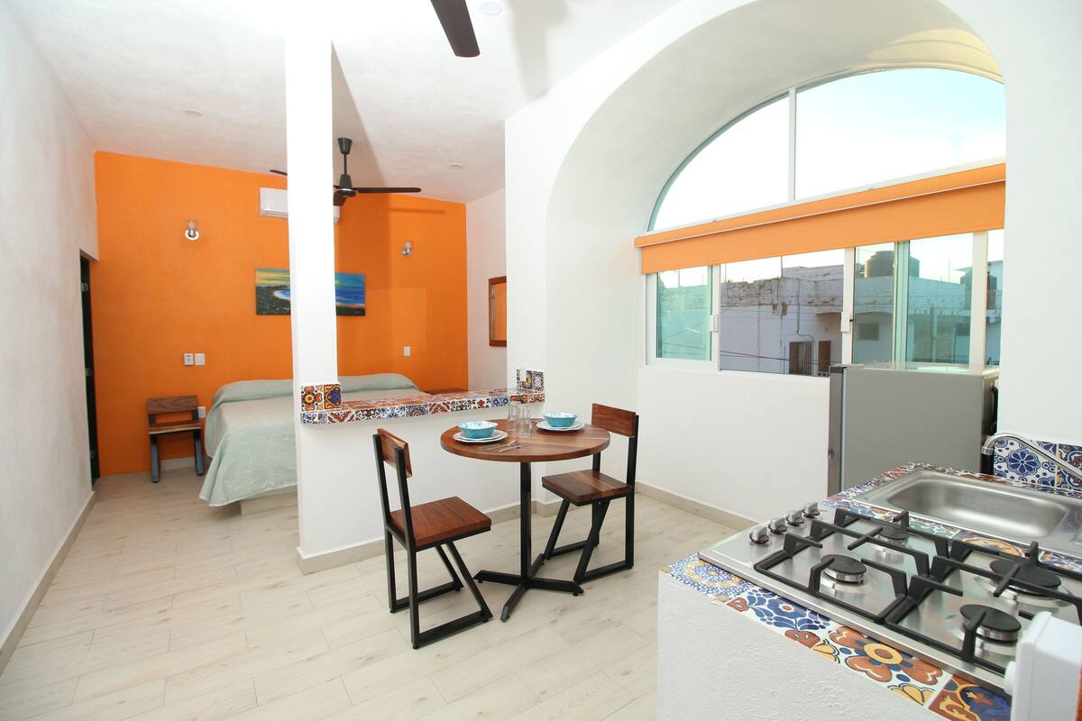 Double Room, 1 Queen Bed | Blackout drapes, WiFi (free), bed sheets