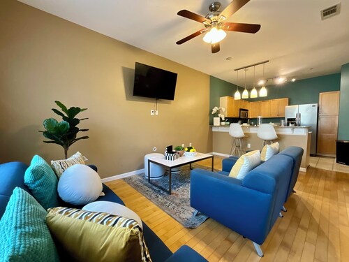 Midtown/Downtown home away from home 