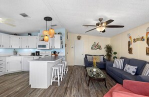 Smart TV, table tennis, books - WATERFRONT HOME 35' SEAWALL & DOCK 2 Bedroom 2 Bath Vacation Rental  (Cudjoe Key)