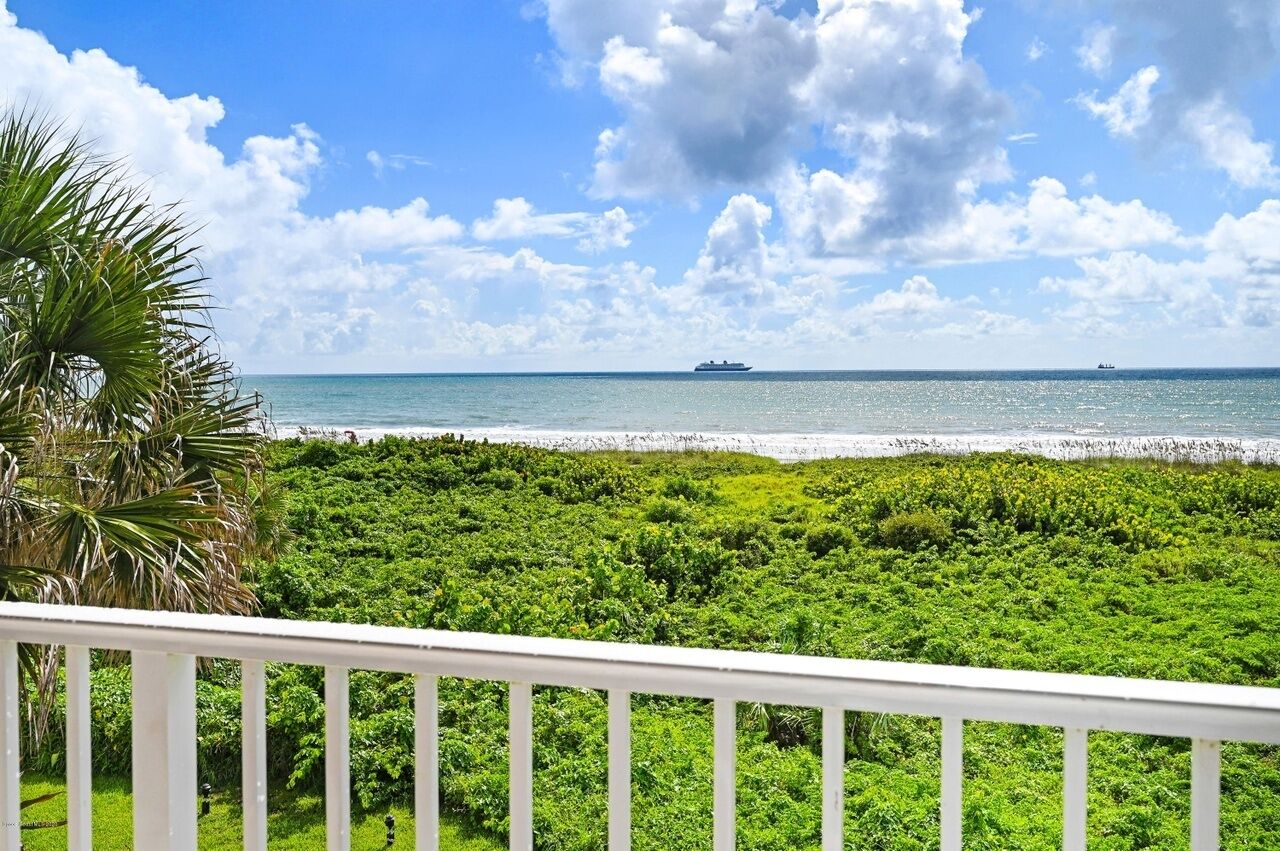 NEW! SUBTROPICAL PARADISE 2 BD/2BA CONDO PANORAMIC OCEAN VIEW, SUNSET/ SUNRISE!