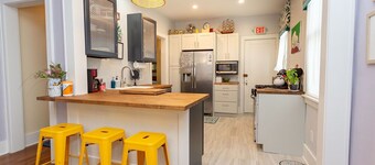 The 8th Street ART House.  Relax and be inspired!