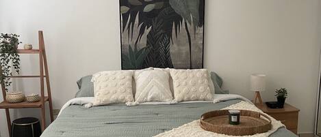 2 chambres, fer et planche à repasser, Wi-Fi gratuit, draps fournis