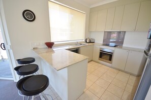 Private kitchen - Sandpiper 10 - Close to Town (Inverloch)