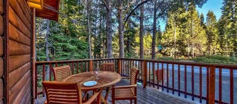 Fully updated Truckee cabin with plenty of beds