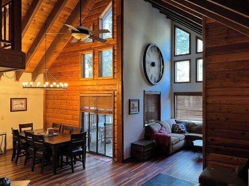 Fully updated Truckee cabin with plenty of beds