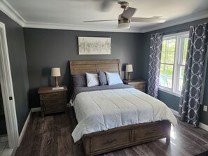 5 室のベッドルーム、アイロン / アイロン台、WiFi (無料)、ベッドシーツ