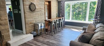 Cumberland Get-A-Way located at entrance of State Park