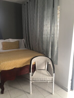 1 chambre, fer et planche à repasser, Wi-Fi, draps fournis