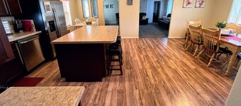 ★Entire House♥Pickle-ball★BBQ★WiFi/Arcade/Games★Basketball★Volleyball★Fire Pit
