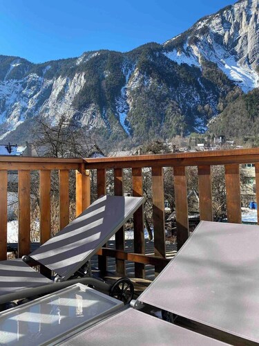 STUNNING 3 BED CYCLE/SKI APARTMENT - SLEEPS 6
